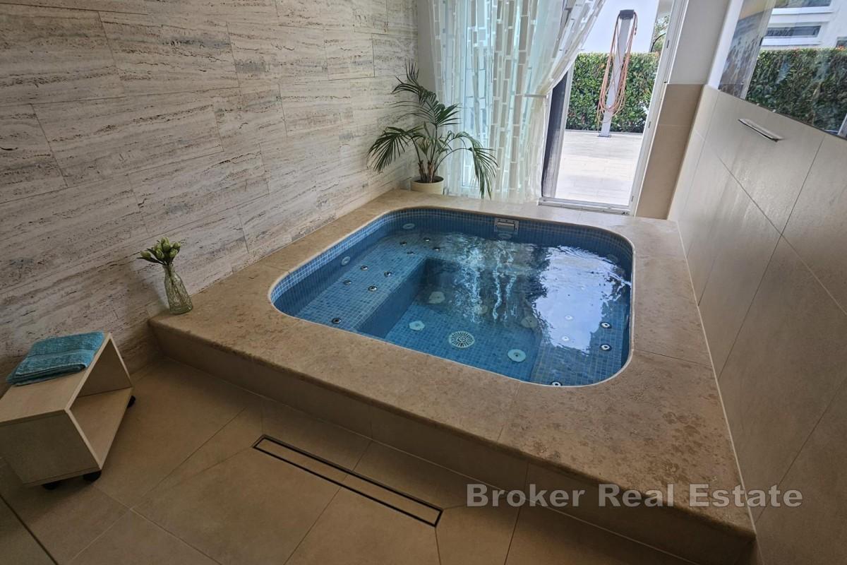 Moderne Villa in ruhiger Lage nahe dem Meer