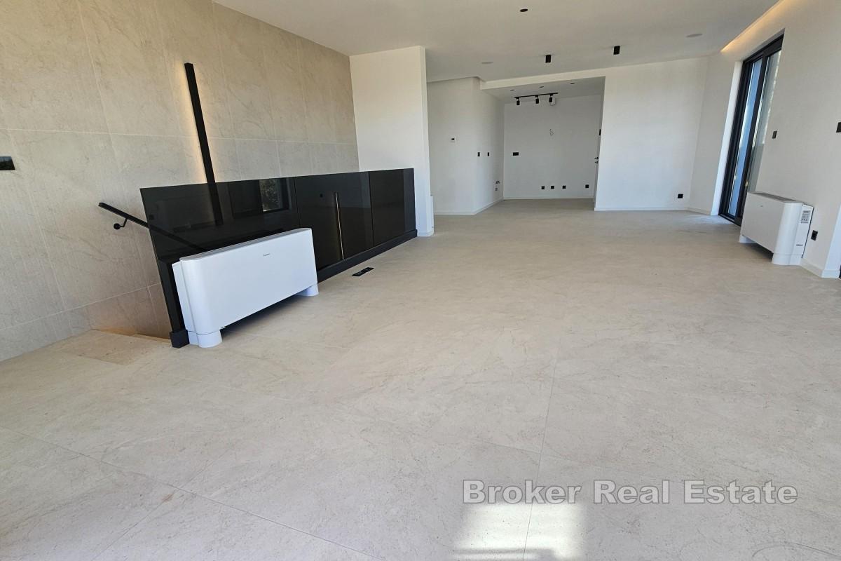 Luksusowy penthouse z tarasem na dachu i basenem