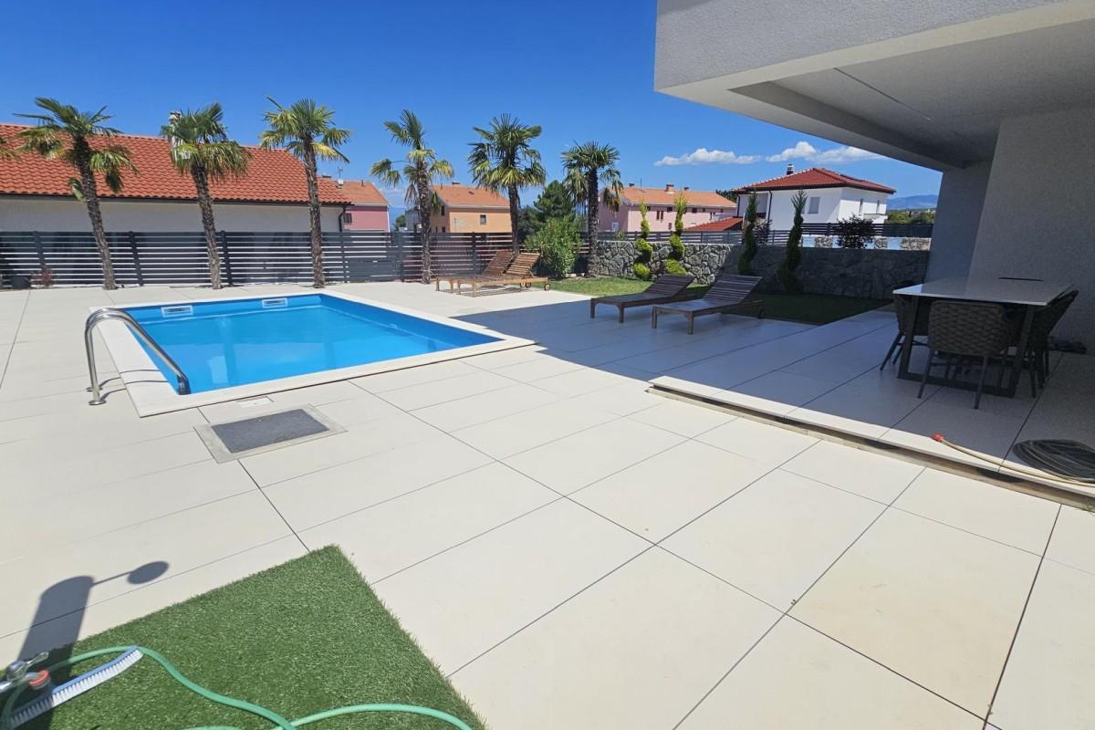 001-1023-58-Krk-Modern-apartment-with-garden-and-pool-for-sale