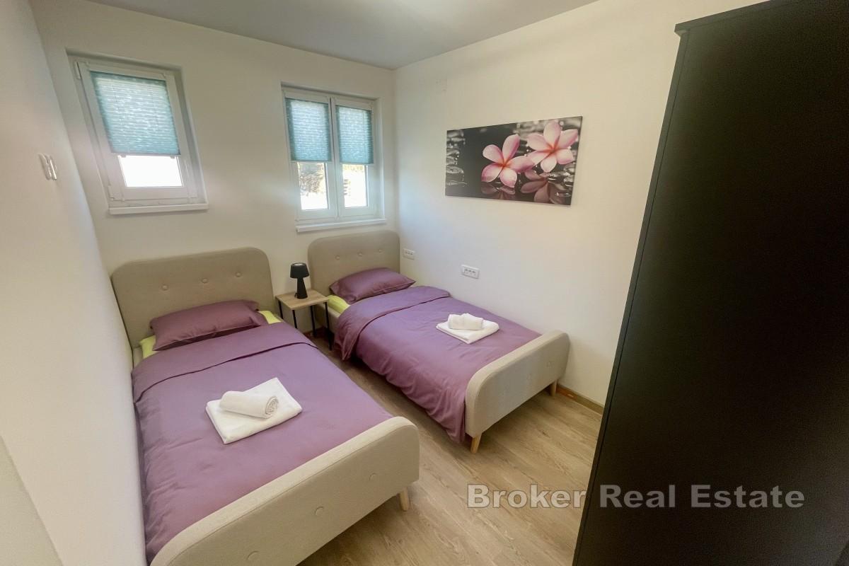 Dvojna kuća s bazenom i pogledom na more