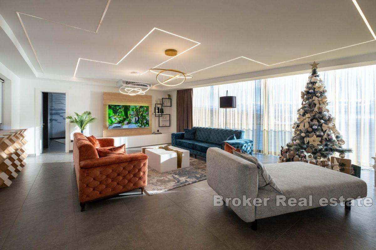 Moderní penthouse s panoramatickým výhledem na moře