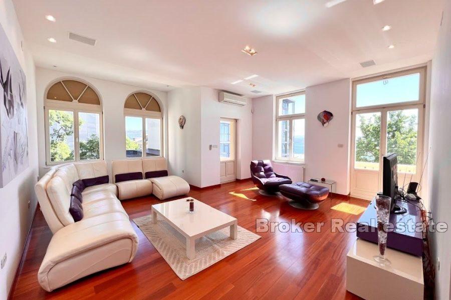 Two-room apartment in a villa with a sea view