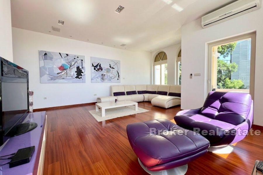 Dwupokojowe mieszkanie w willi z widokiem na morze