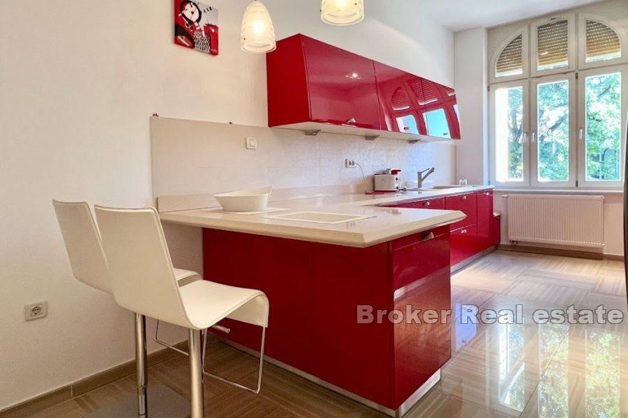 Dwupokojowe mieszkanie w willi z widokiem na morze