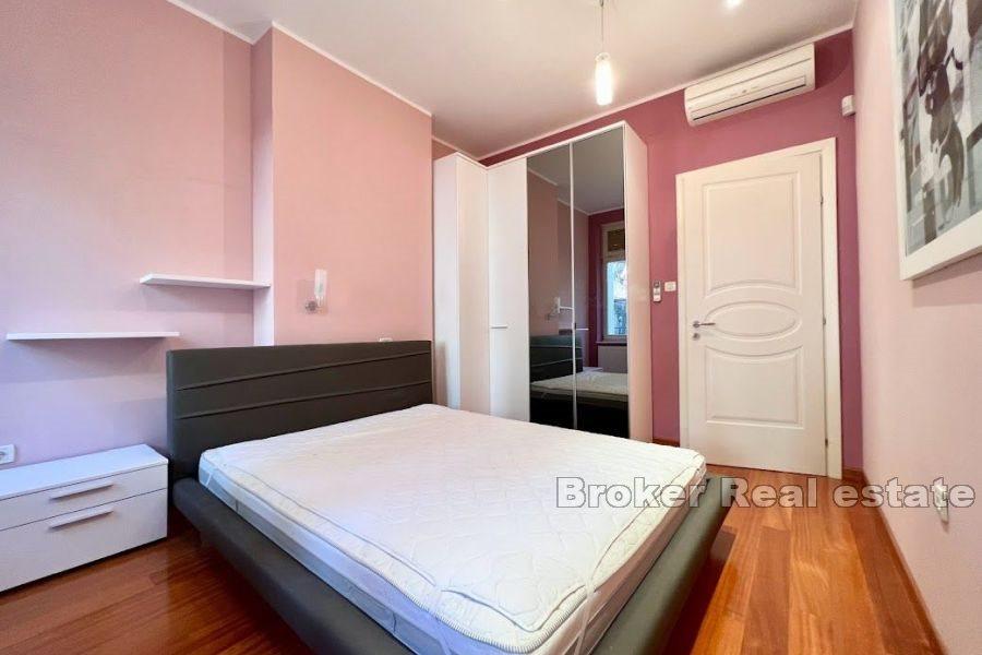 Dwupokojowe mieszkanie w willi z widokiem na morze