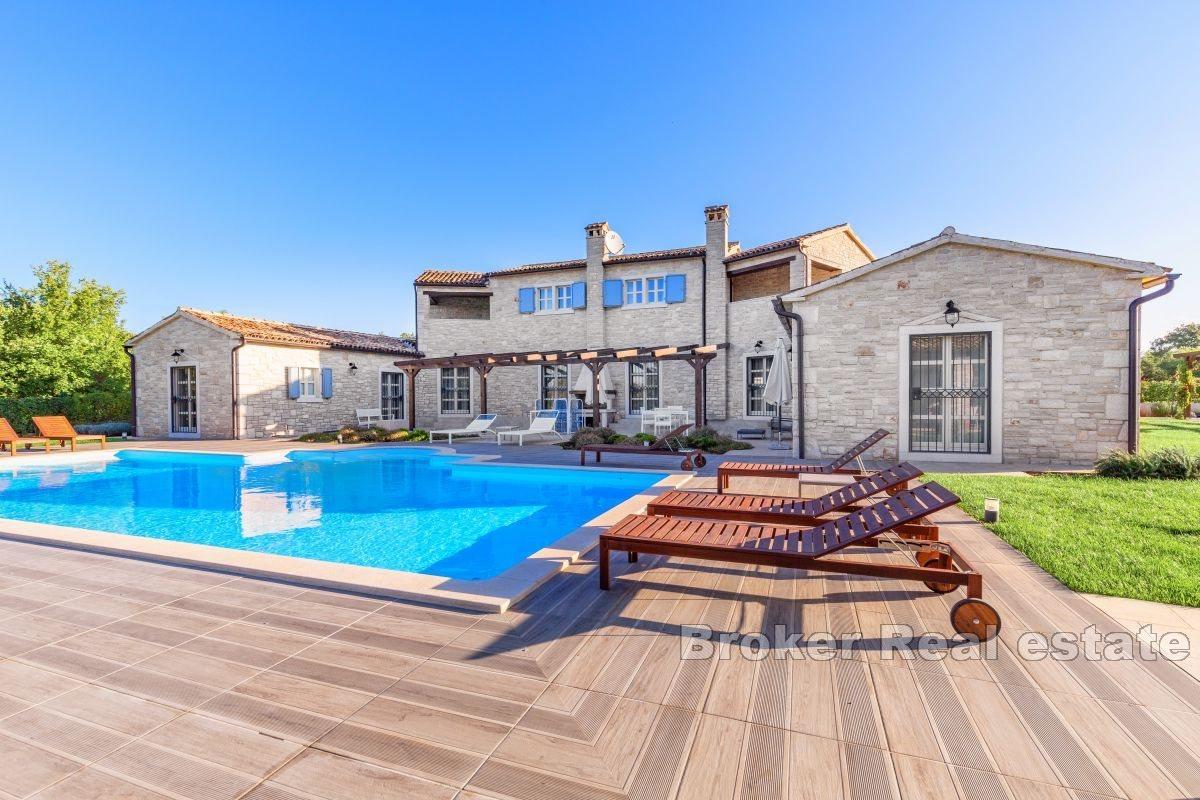 Einheimisches Steinhaus mit Swimmingpool