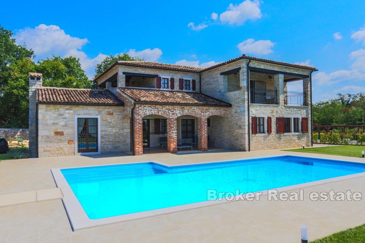 Stone house with a panoramic view of the landscape