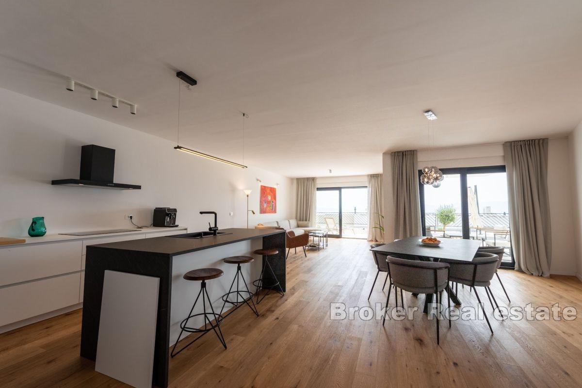 Nowoczesna willa z widokiem na basen i morze