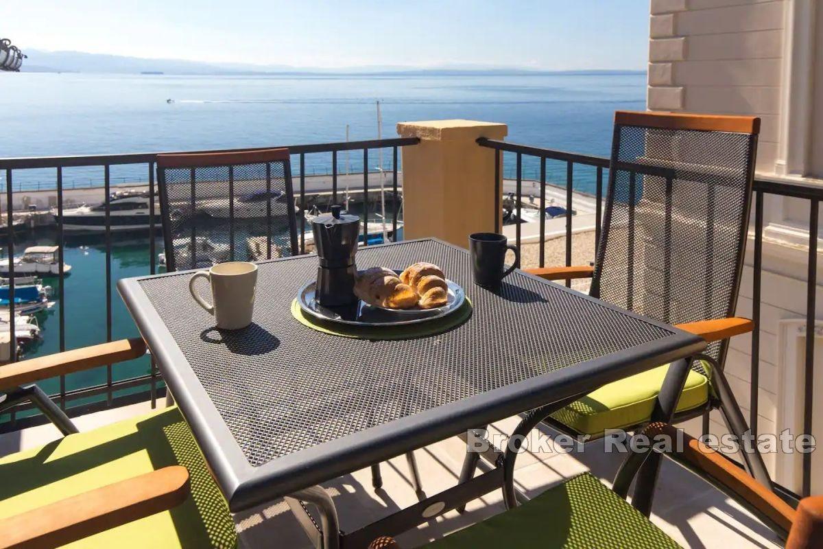 001-1024-15-Opatija-Charming-apartment-First-Row-To-The-Sea-in-the-center