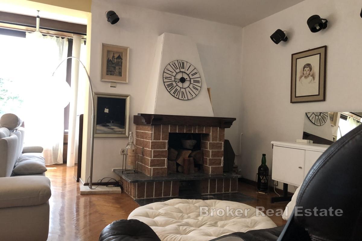 Romslig urban villa med tre boenheter i hjertet av Zagreb