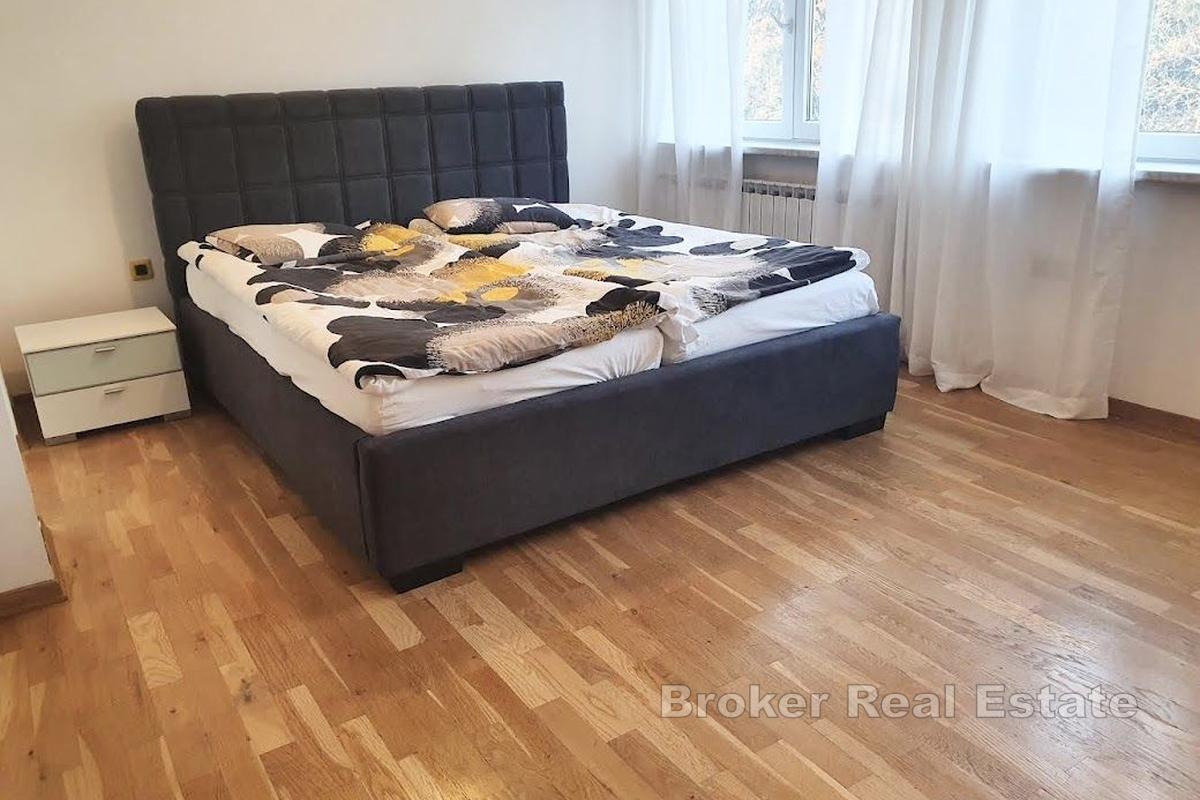 Romslig urban villa med tre boenheter i hjertet av Zagreb