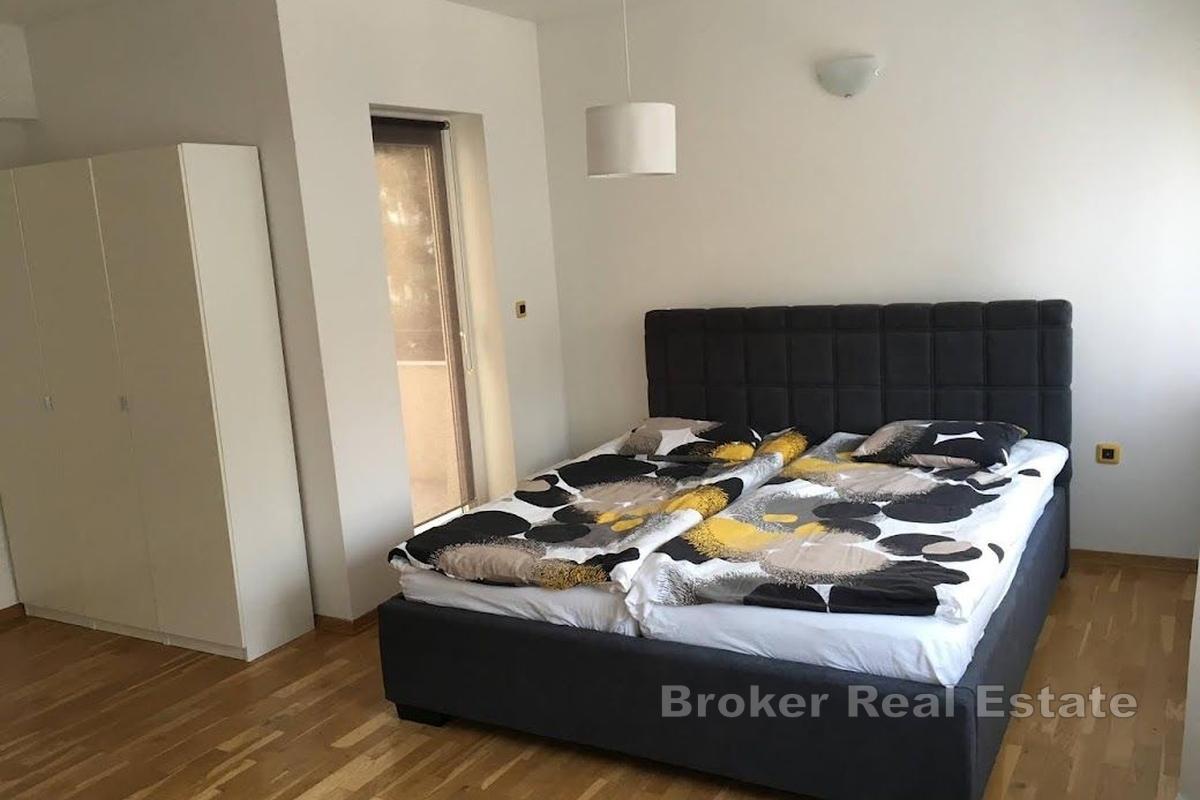 Romslig urban villa med tre boenheter i hjertet av Zagreb