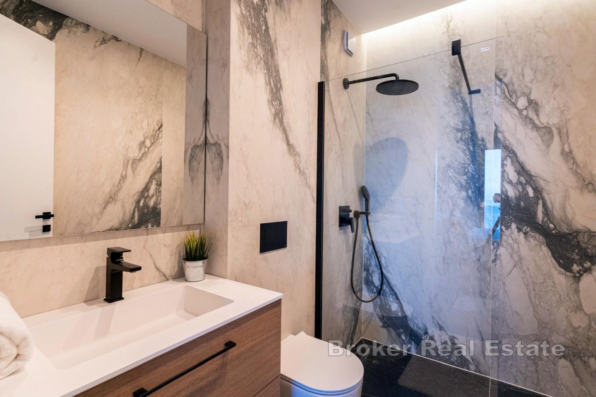 Apartament z widokiem na morze w nowym budynku