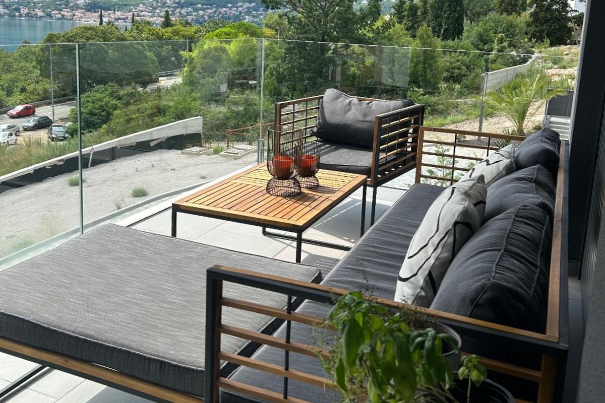 001-1024-35-Opatija-Luxury-apartment-with-a-sea-view-for-sale