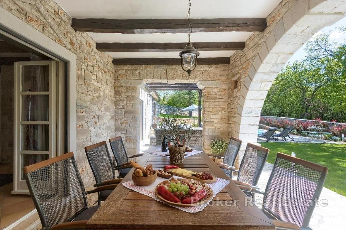 Moderní autochtonní vila ve střední Istrii - Tinjan