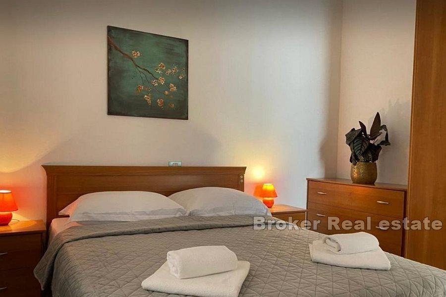 Casa con appartamenti nella tranquilla Štinjan