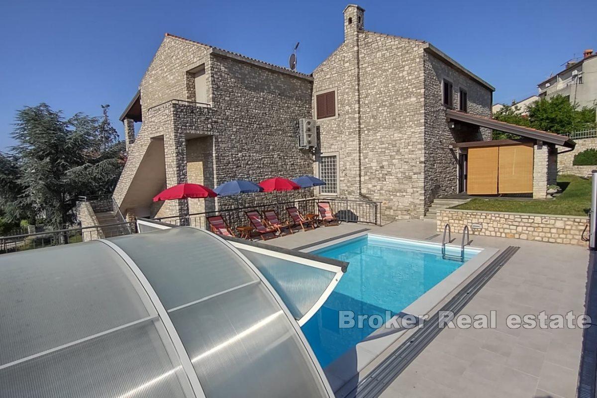 Villa en pierre unique dans un cadre tranquille