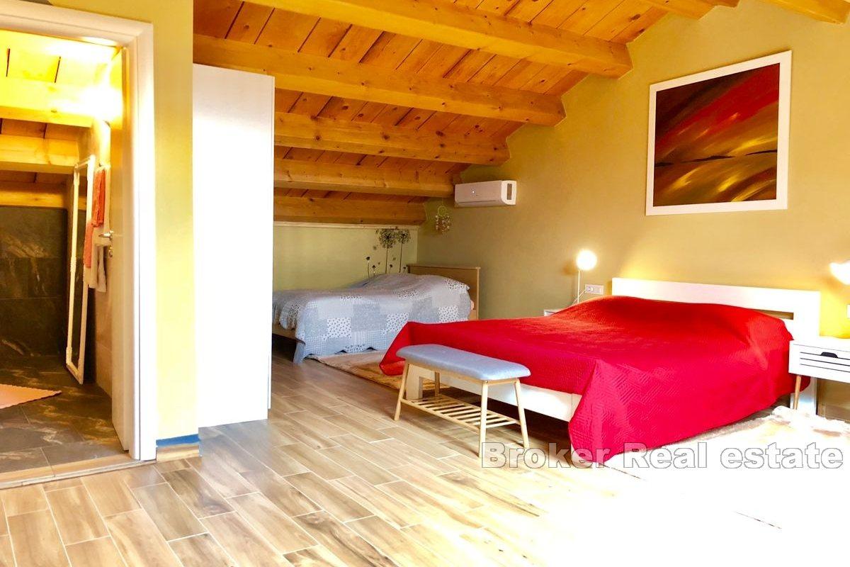 Okouzlující prázdninový dům s bazénem