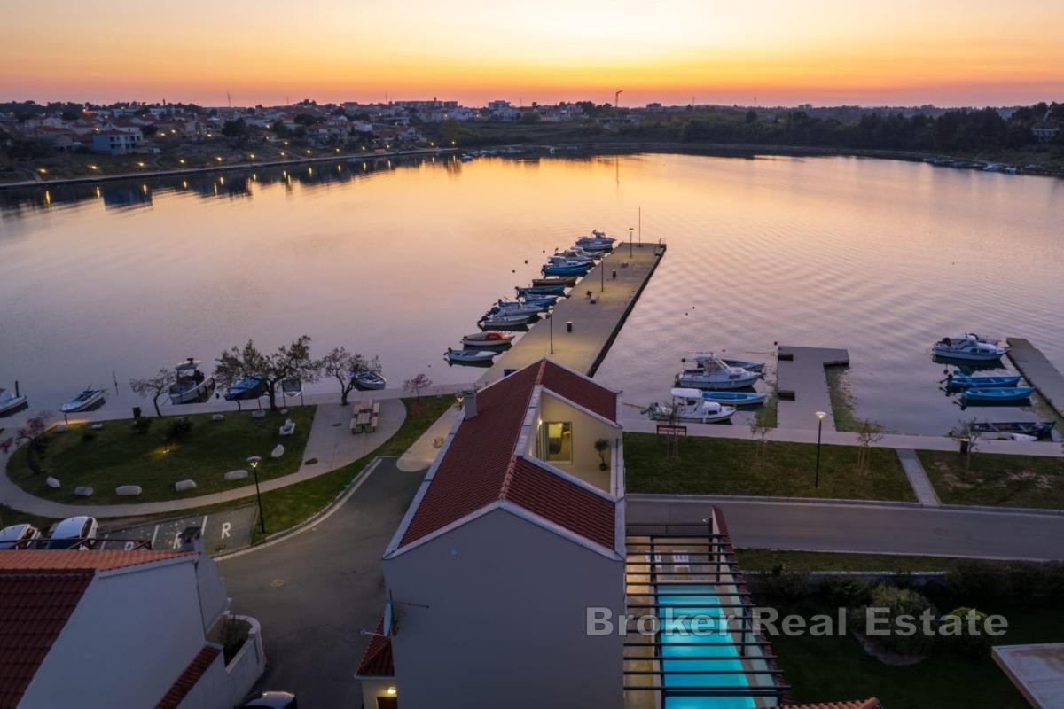 Luksusvilla i første rekke til sjøen