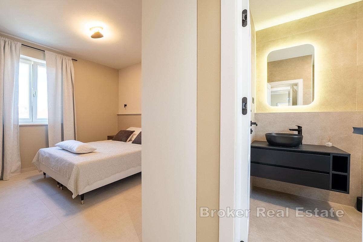 Luxusní vila v první řadě u moře