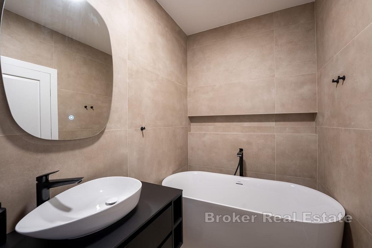 Luksusvilla i første rekke til sjøen