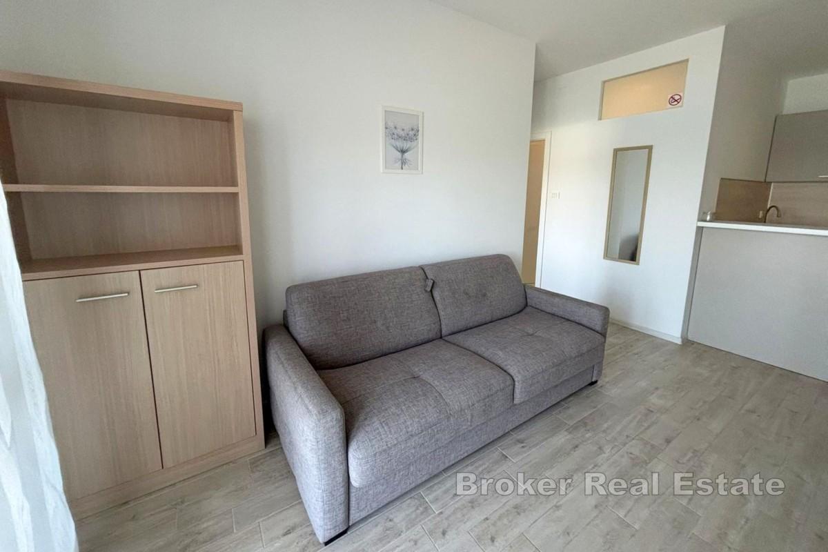 Apartmanska kuća prvi red do mora