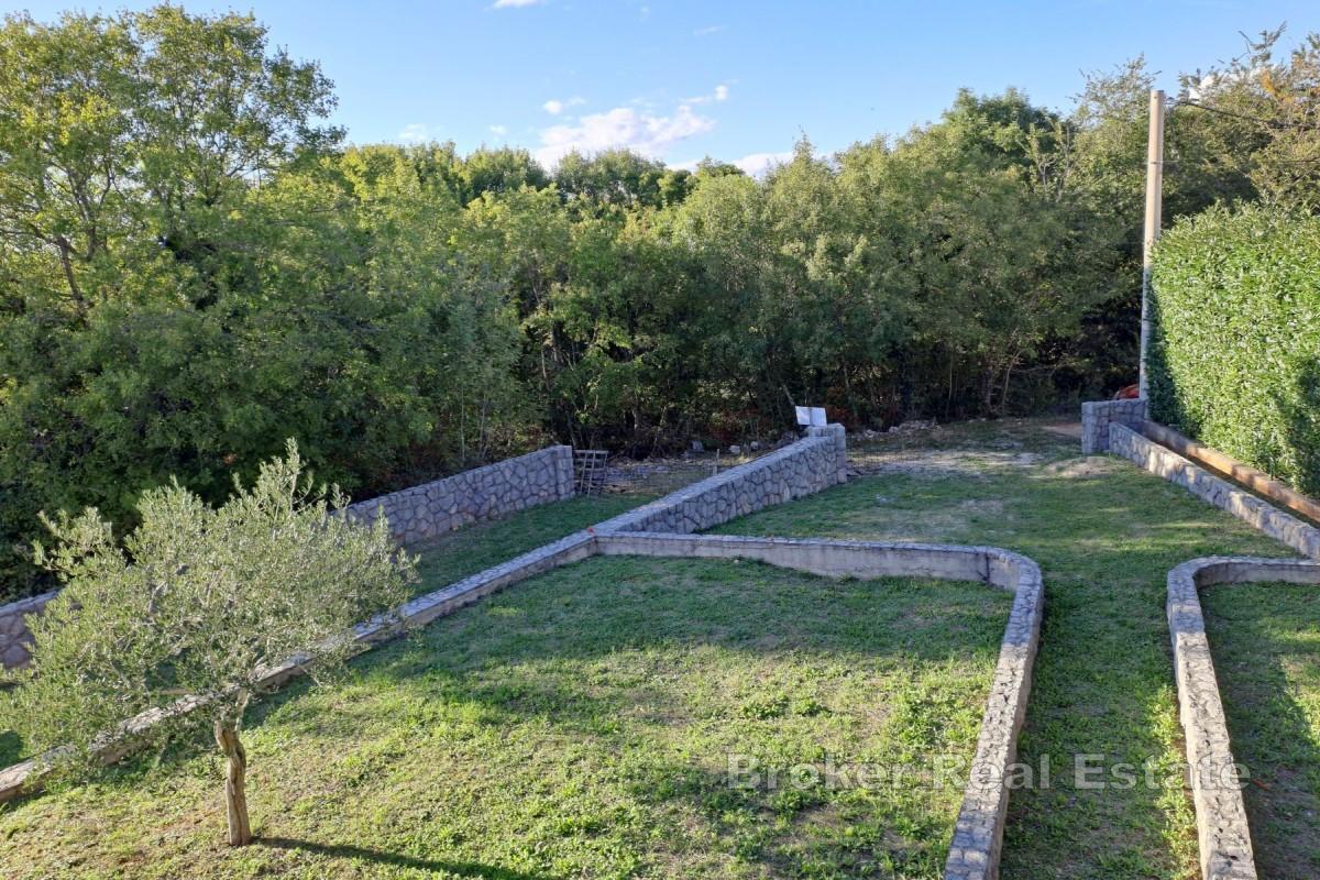 Romslig hus i rolig beliggenhet