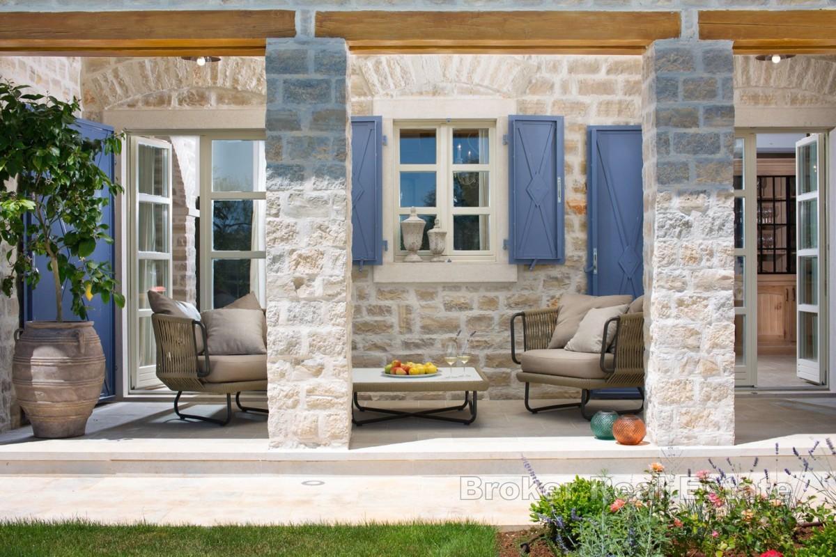 Villa moderna con piscina nel cuore dell'Istria