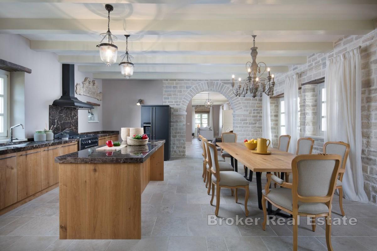 Villa moderna con piscina nell'entroterra dell'Istria