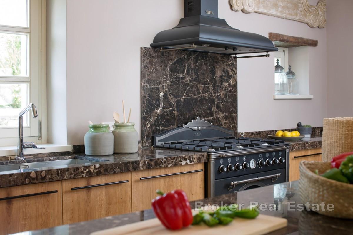 Villa moderna con piscina nell'entroterra dell'Istria