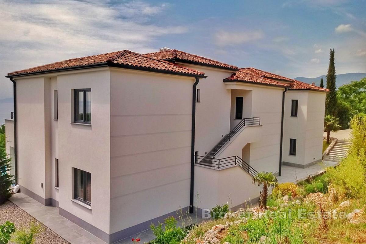Dom s dvoma bytovými jednotkami a priestrannou záhradou