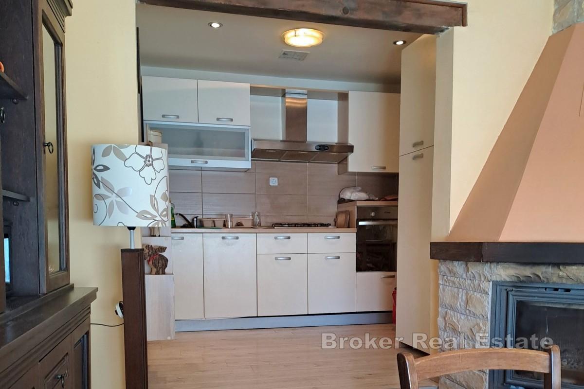 Dům s prostornou zahradou