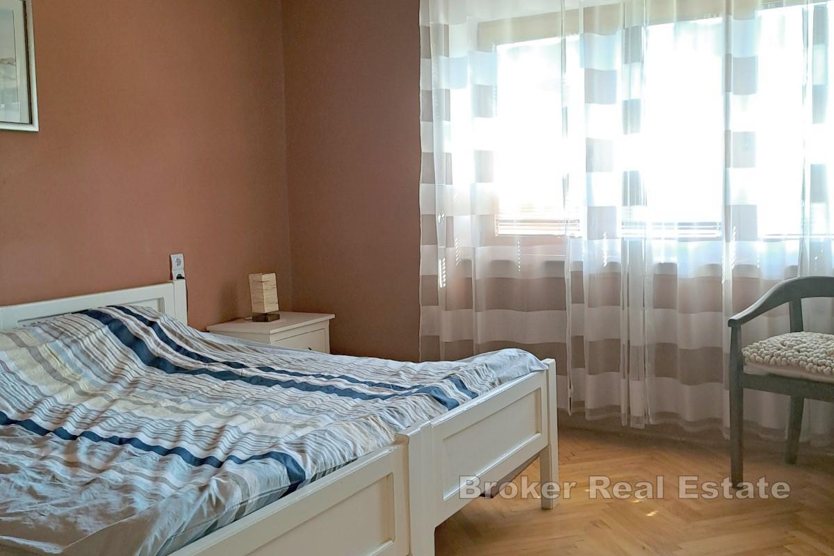 Dům s prostornou zahradou