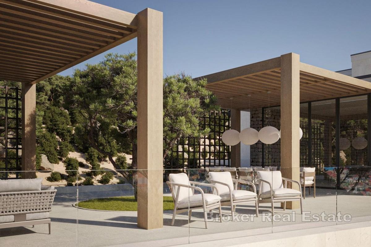 Byggnadsmark med projekt vid havet