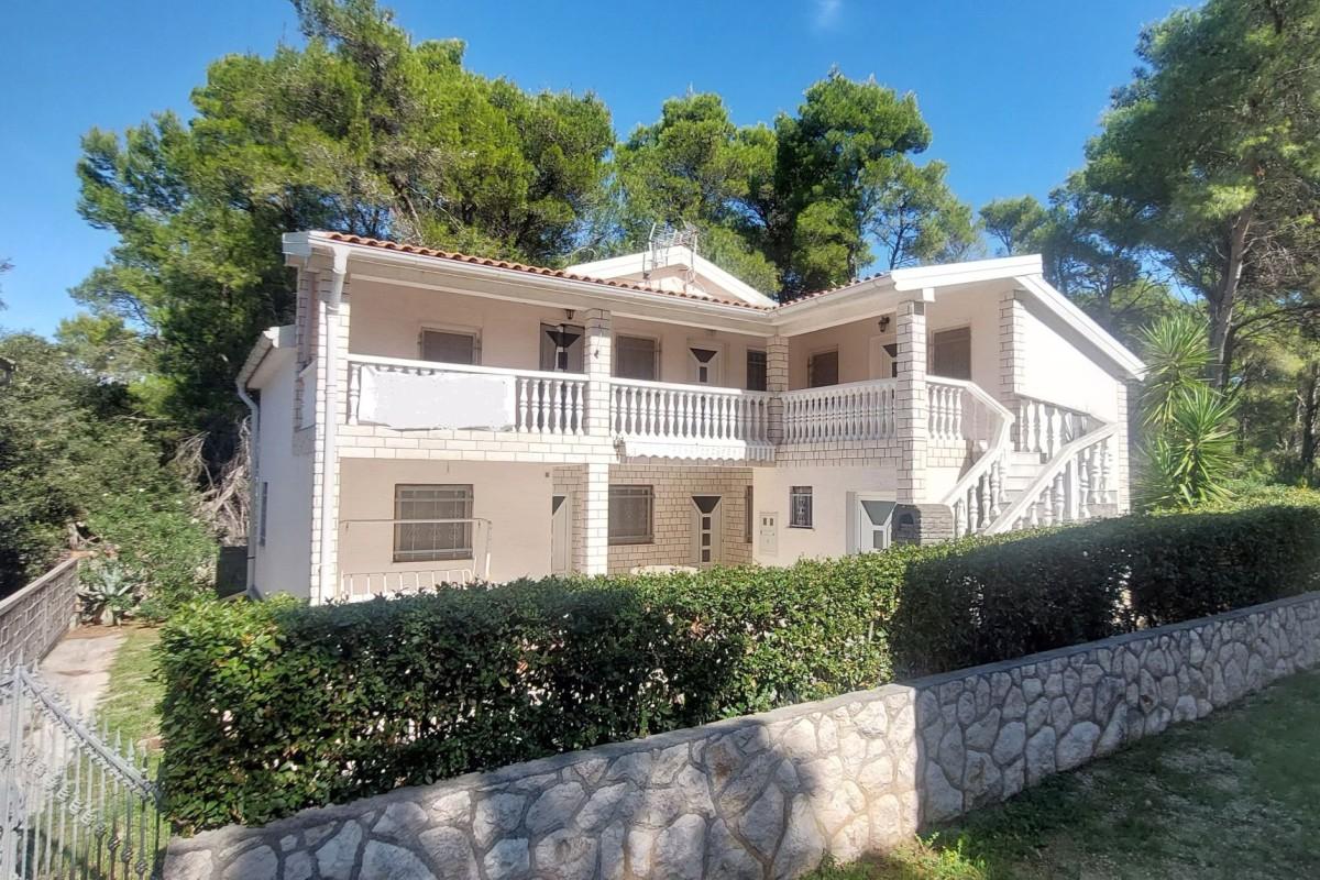 001-1026-31-island-vir-apartment-house-in-quiet-area-for-sale