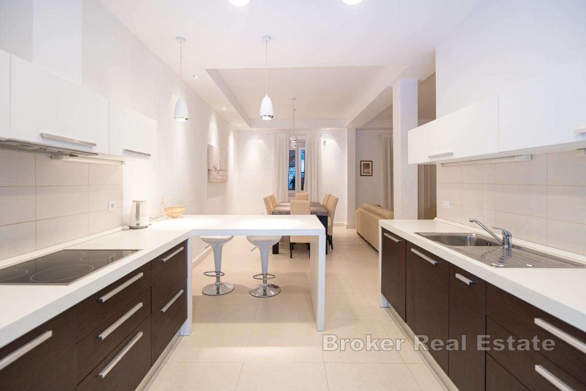 Villa avec piscine en bord de mer