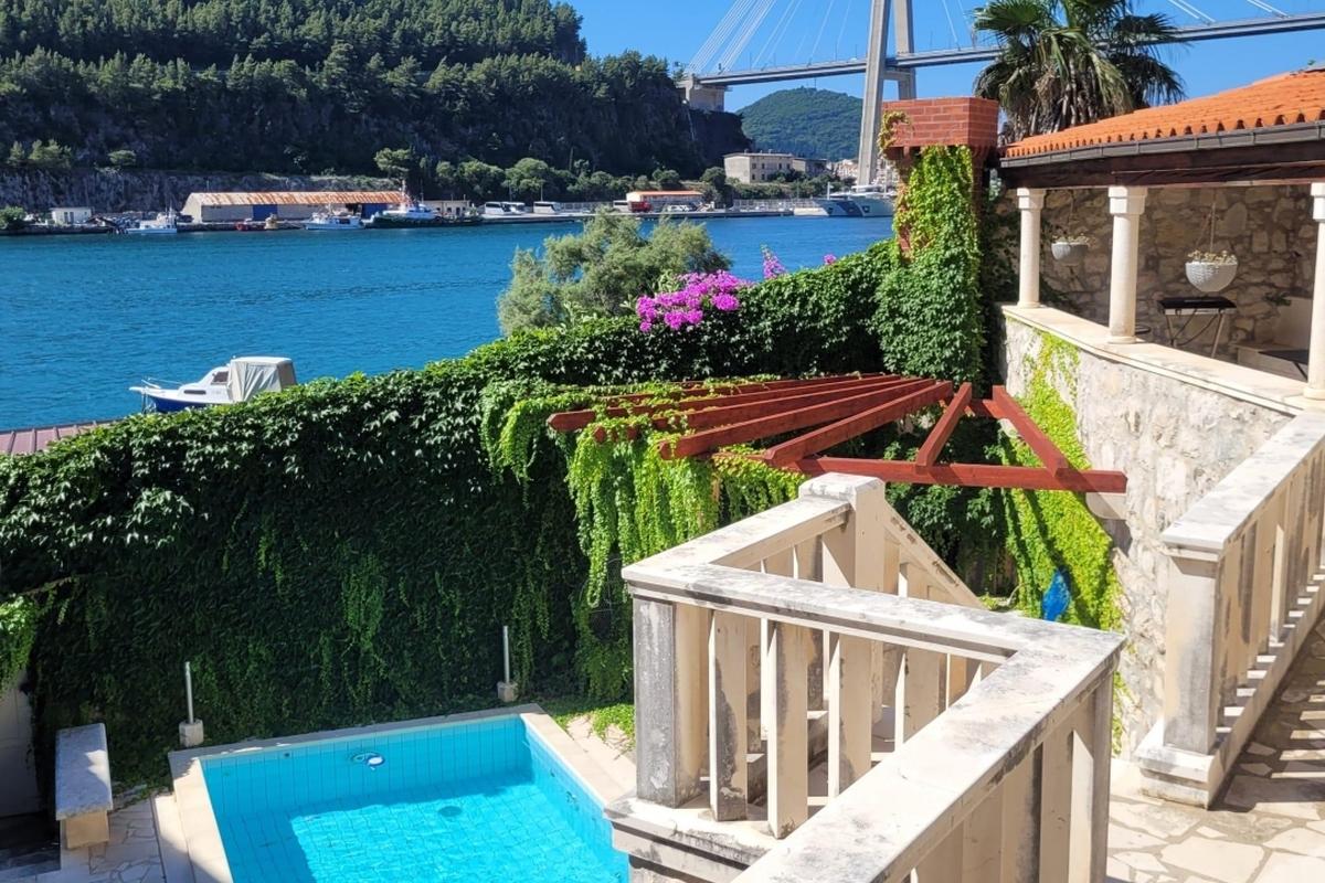 001-1027-04-Dubrovnik-Stone-house-with-pool-in-the-first-roe-to-the-sea-for-sale