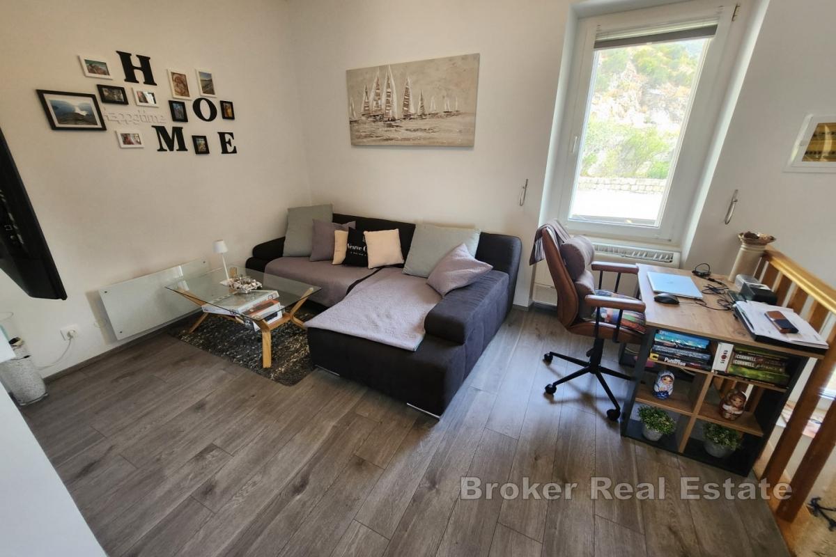 Dům s bazénem u moře