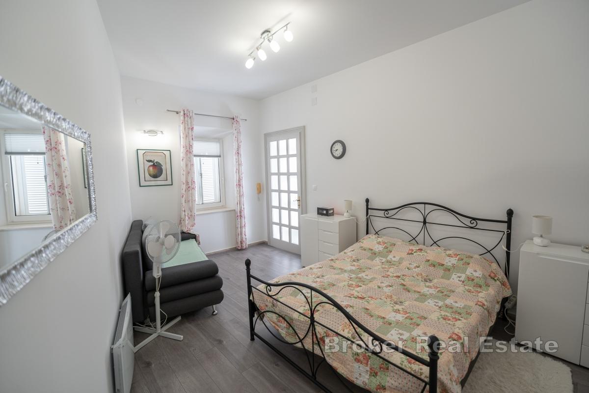 Dům s bazénem u moře