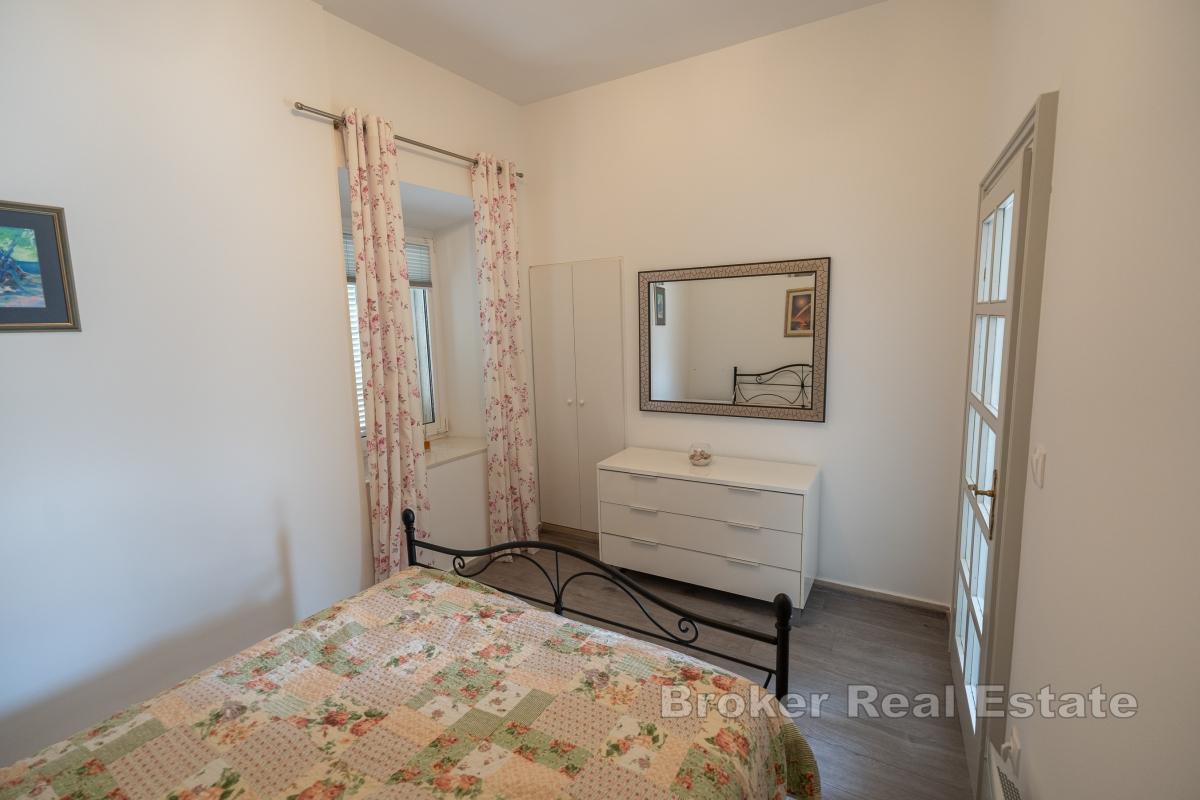 Dům s bazénem u moře