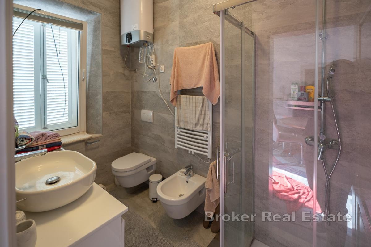 Dům s bazénem u moře