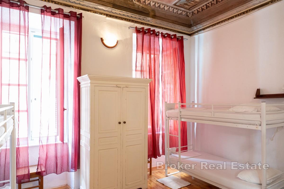 Auberge bien établie dans un endroit attrayant
