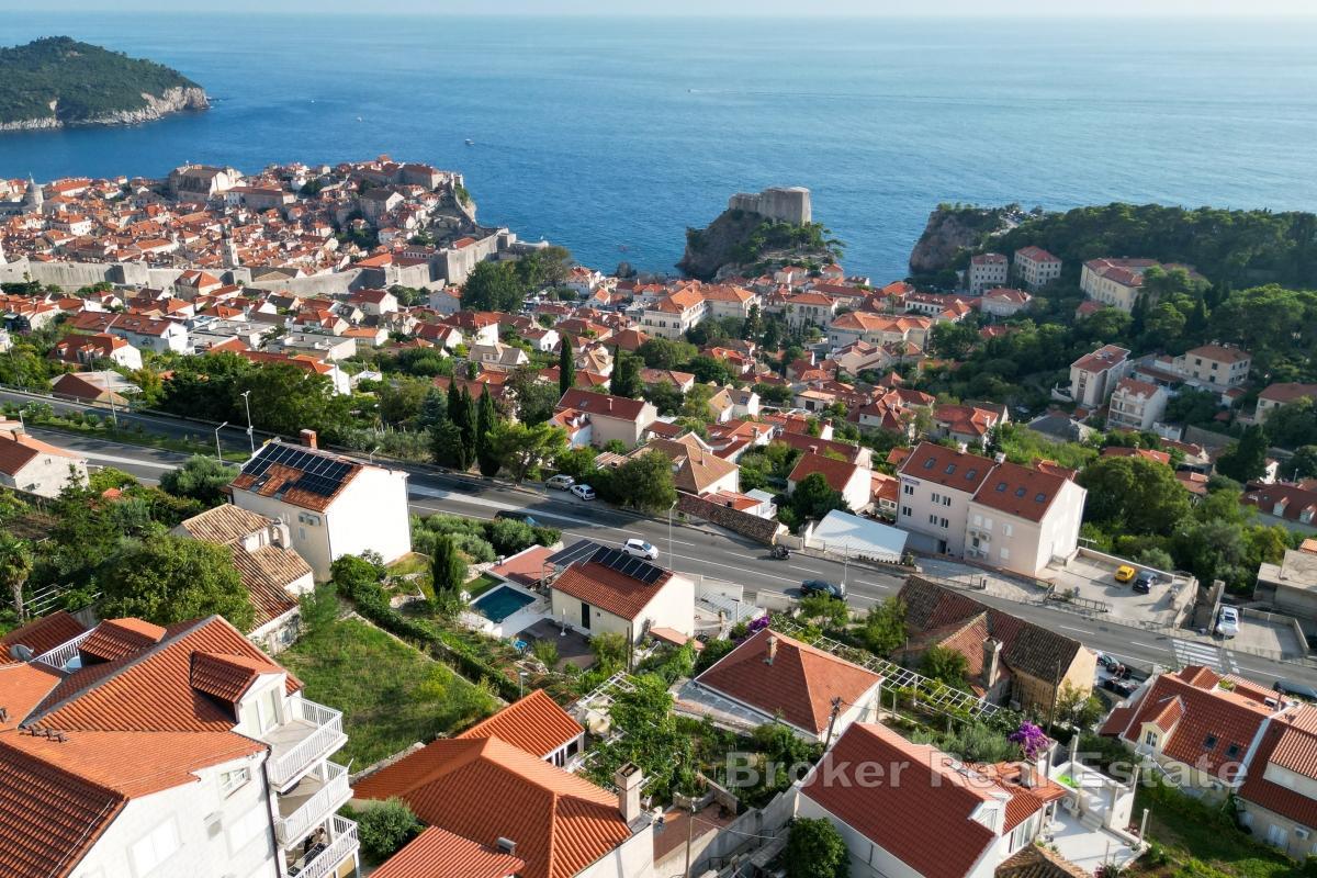Romslig leilighet til renovering i en rolig del av Dubrovnik