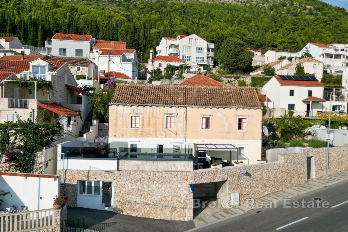 Romslig leilighet til renovering i en rolig del av Dubrovnik
