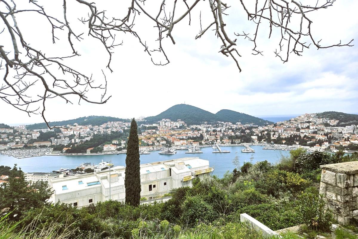 001-1029-06-Dubrovnik-House-with-two-apartments-in-a-quiet-location-for-sale