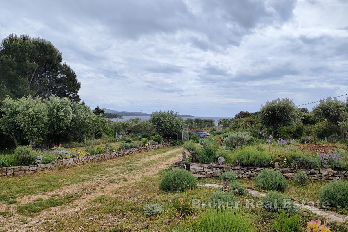 Земельный участок под застройку недалеко от моря