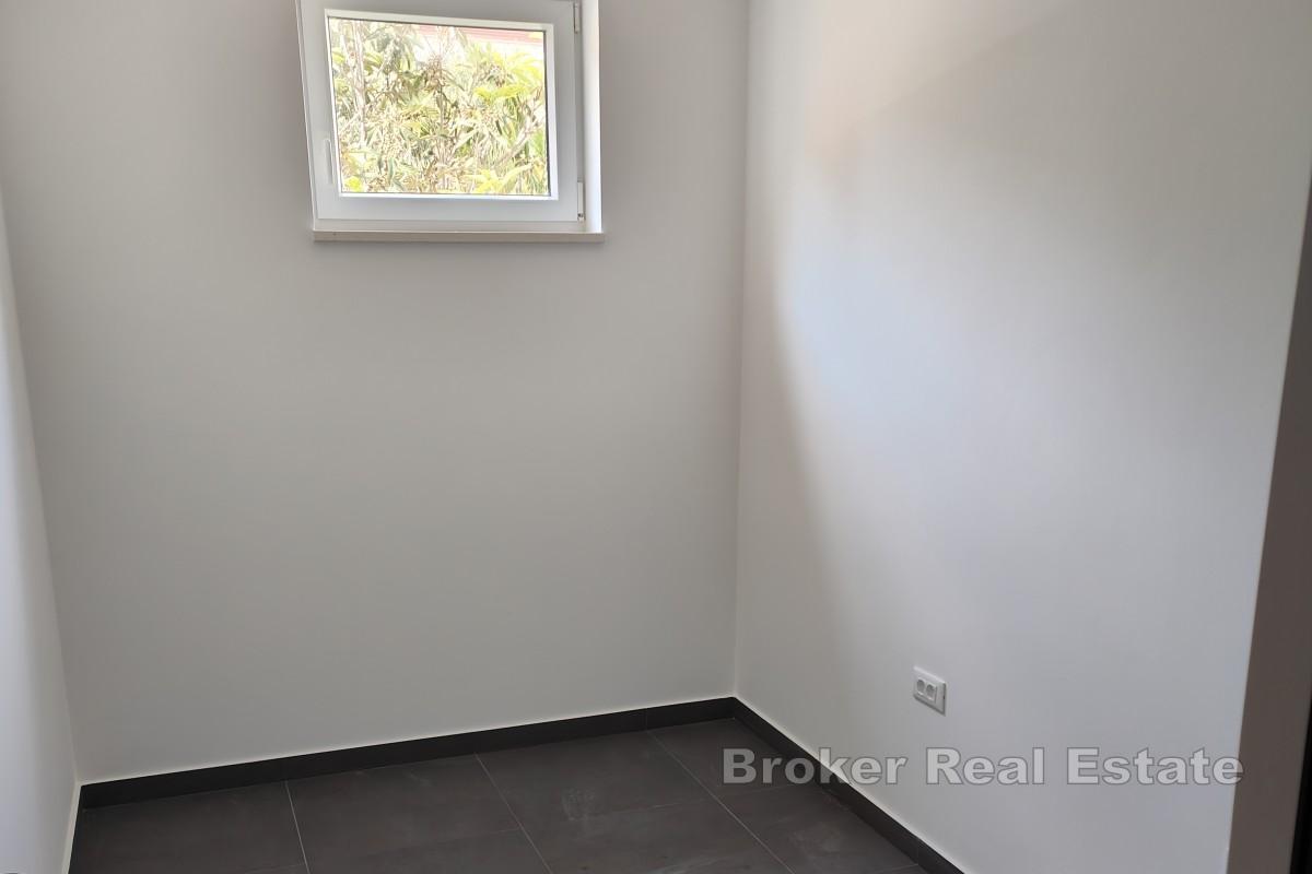 Dvoetažni stan s vrtom u Nerezinama