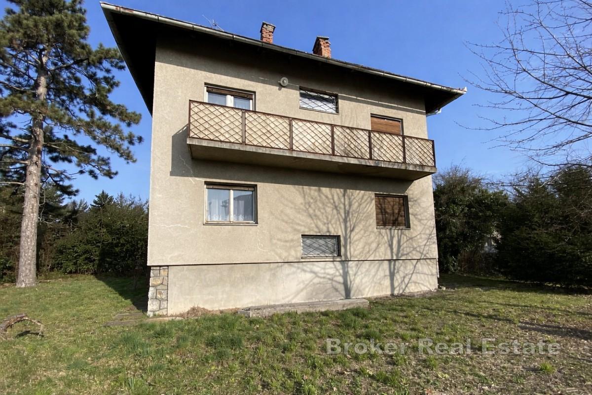 Dom do remontu w spokojnej i ekskluzywnej okolicy