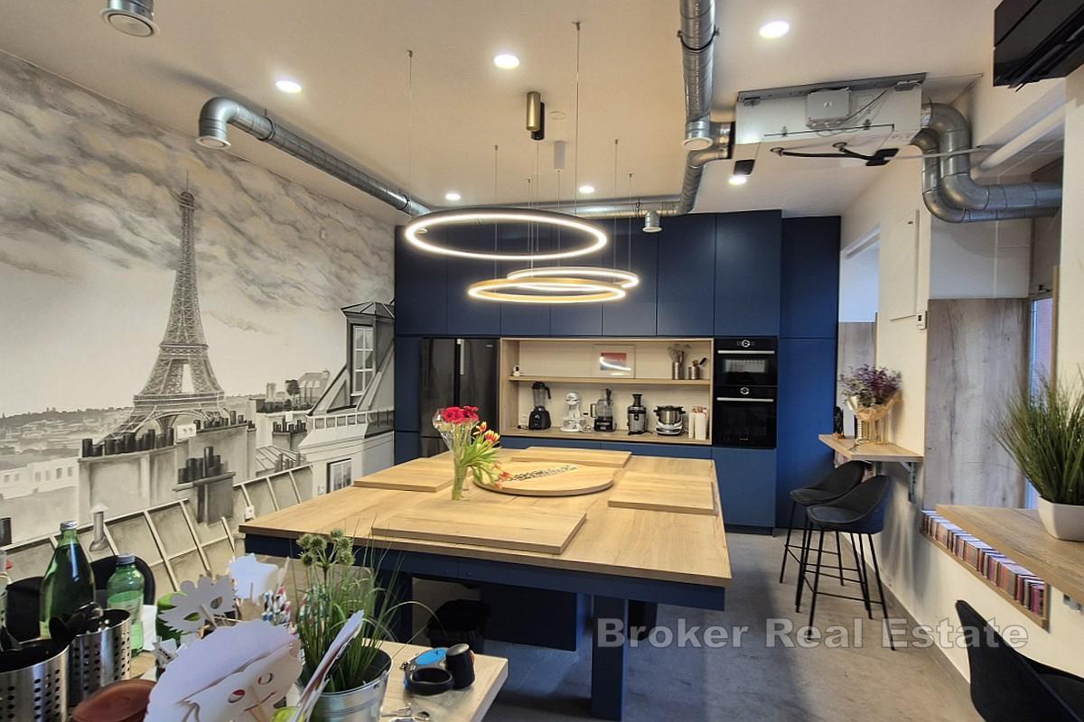 Современно оформленное коммерческое помещение