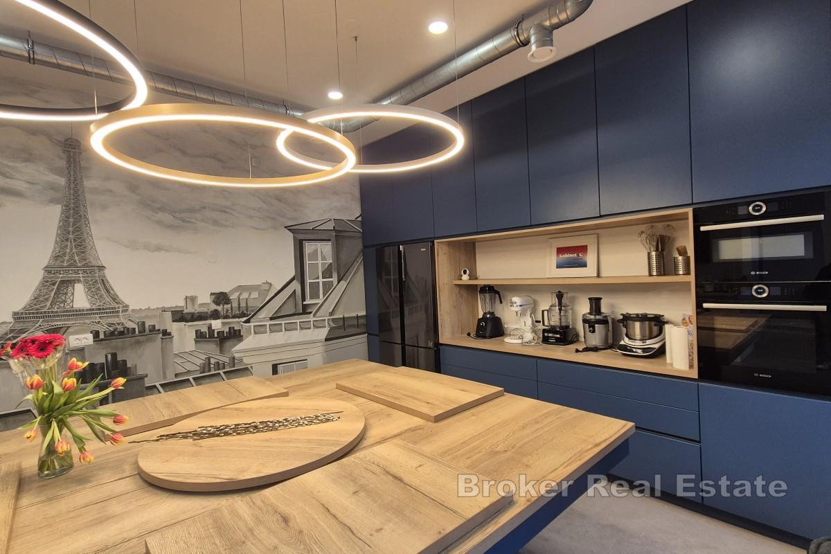 Современно оформленное коммерческое помещение